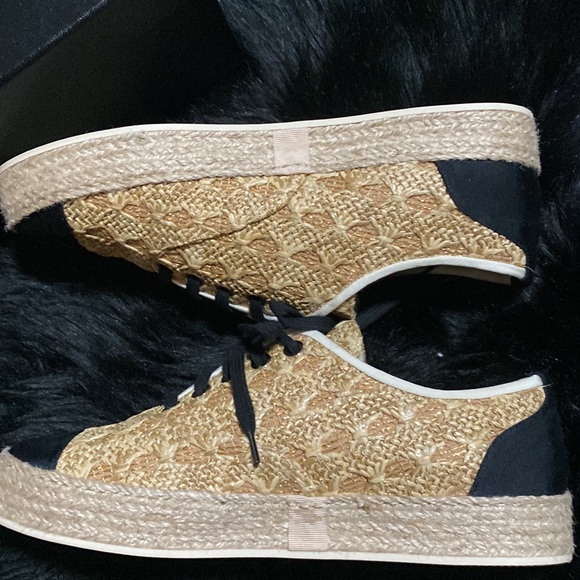 Chanel shoes - Picture 12 of 13